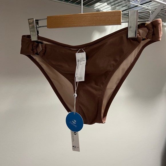 Cupshe swim bottoms, new, size M. - Picture 2 of 3